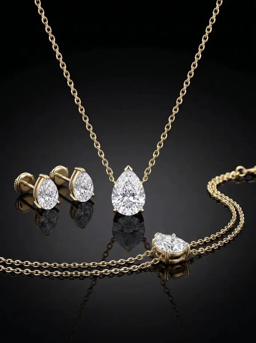Diamond Set - Pear, Yellow Gold