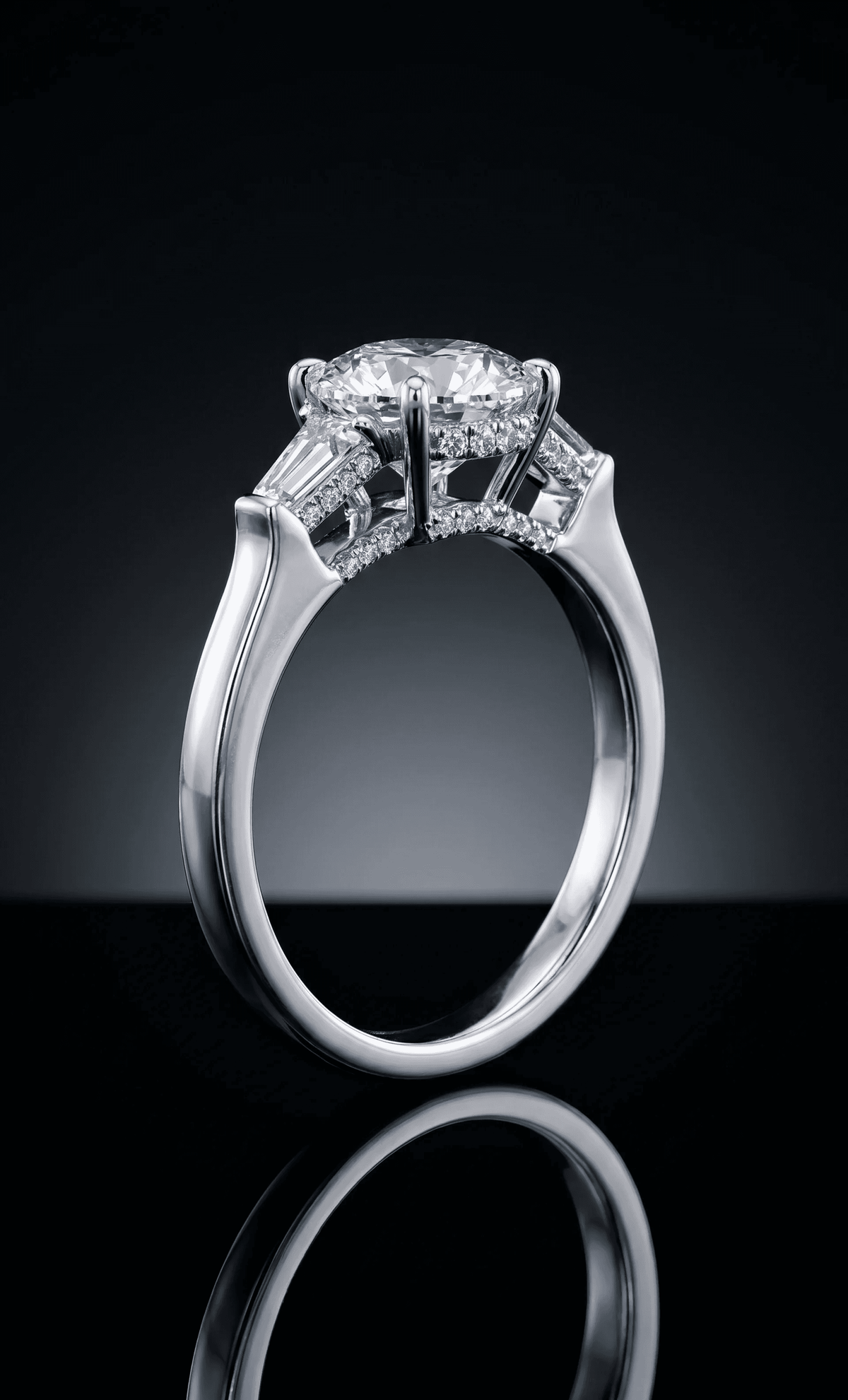 Round & Baguettes Diamond Ring - 2